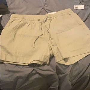 Old navy size large khaki linen shorts